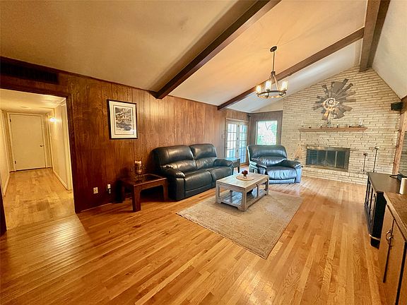 4th image of 9908 Greenfield Dr