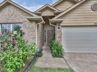 7607 Greenwood Point Dr, Cypress, TX 77433