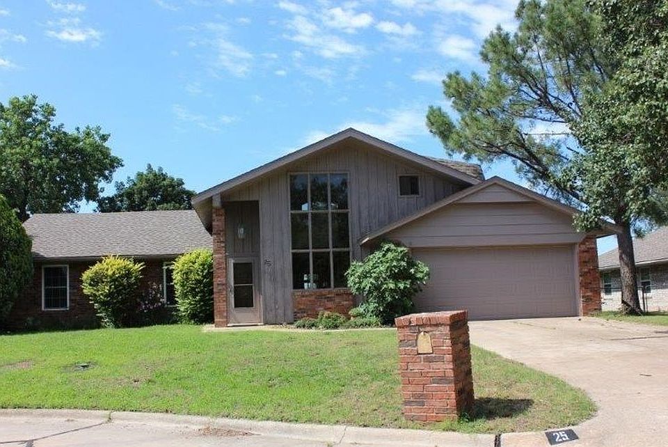 Front of home at 25 Liberty Cir, Stillwater, OK in University Estates
