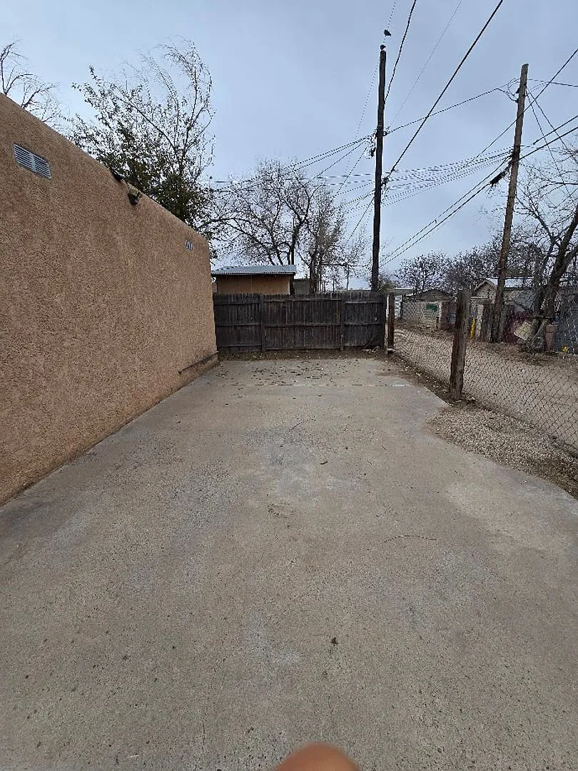 915 Walter Unit A — Photo 4