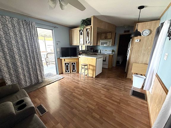 3rd image of 13650 N Frontage Rd #166
