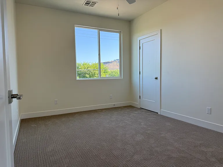 166 W 200 S — Photo 18