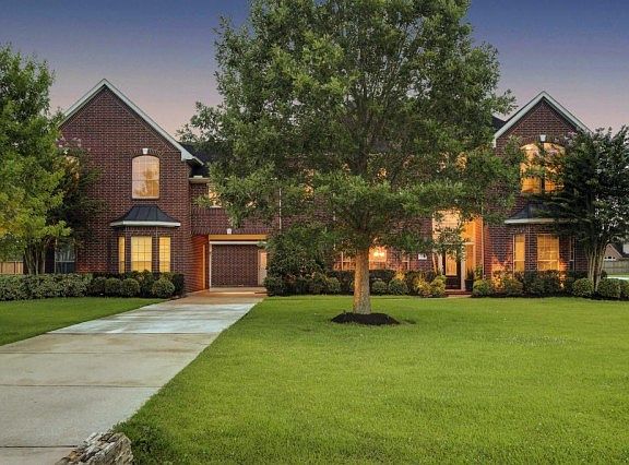 2nd image of 3858 Summer Manor Dr