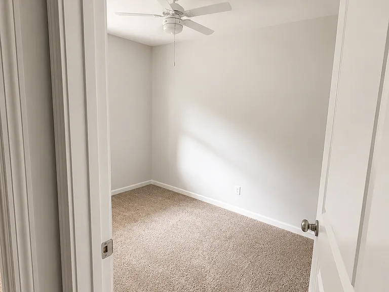 309 Martin Cir — Photo 4