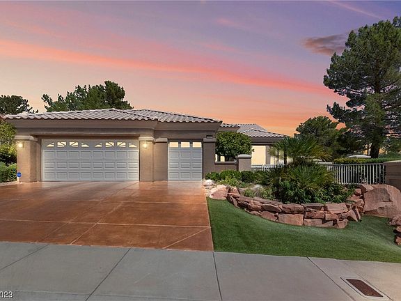 2nd image of 2921 Vista Butte Dr