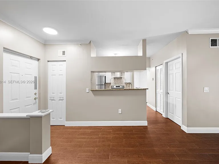 3102 Tuscany Way #3102 — Photo 4
