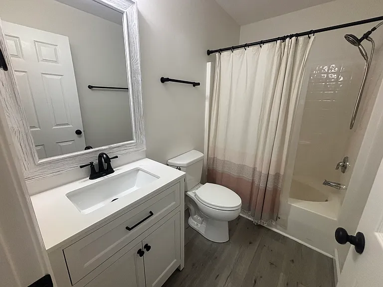 100 Hamlet Rd — Photo 16