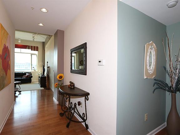 4th image of 400 Pike St Unit 515