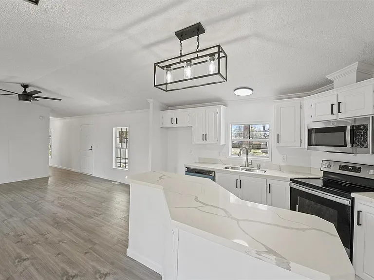 23239 Lakeside Dr — Photo 7