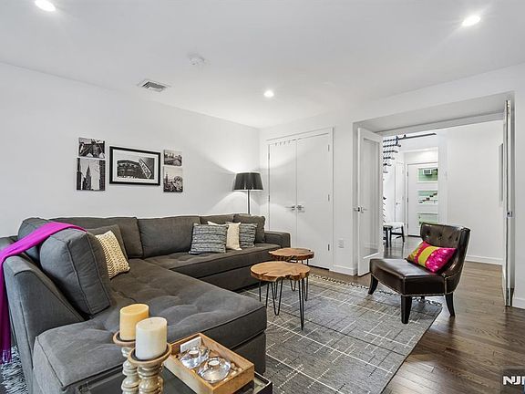4th image of 253 Prospect Ave