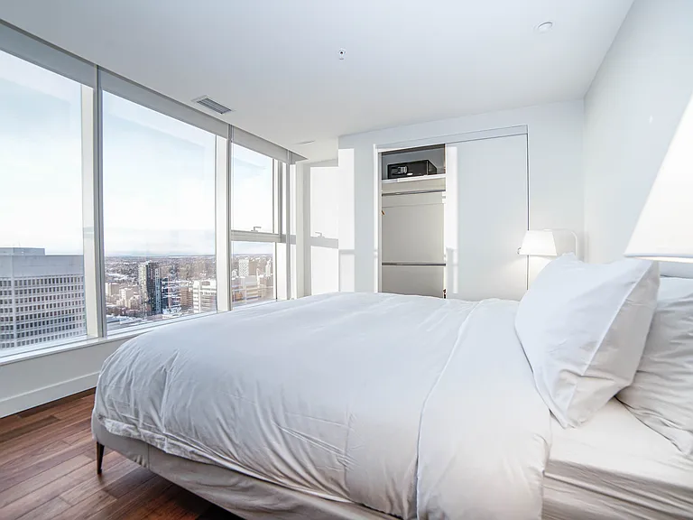 Calgary House — Photo 34
