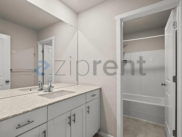 111 17th Dr — Photo 16