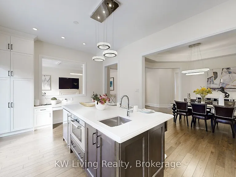 92 Giardina Cres — Photo 12