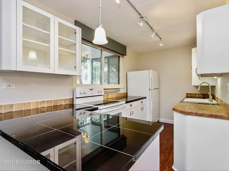 342 W Miner St #2B — Photo 2