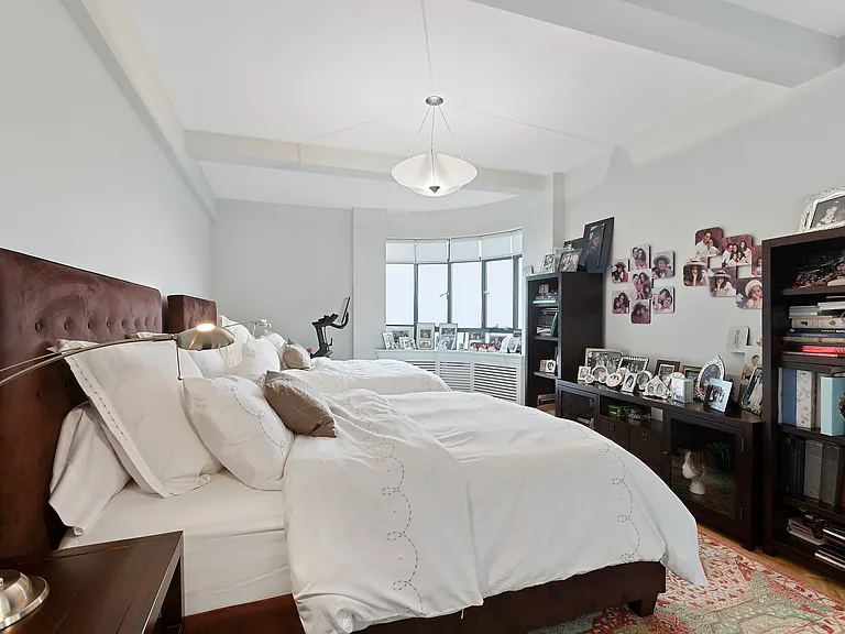 140 Riverside Dr #8H — Photo 6