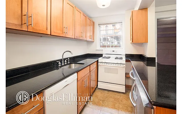 Rented by Douglas Elliman | media 9