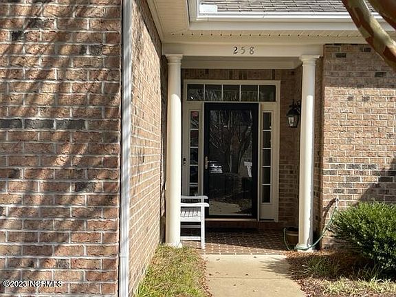 2nd image of 258 Lakepark Circle
