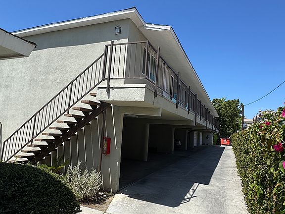 3rd image of 15211 S Raymond Ave APT G