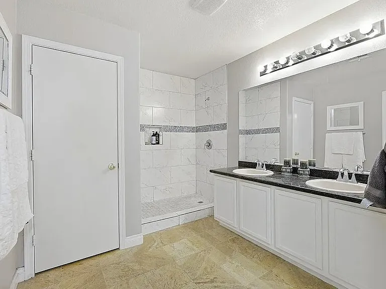 2725 Peekskill Ave — Photo 9