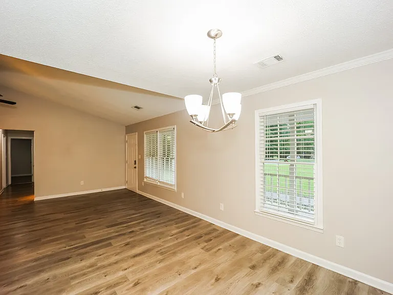 10916 Clearwater Dr — Photo 7