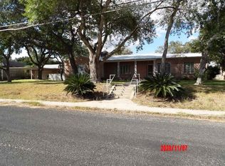 907 E Corpus Christi St, Beeville, TX 78102