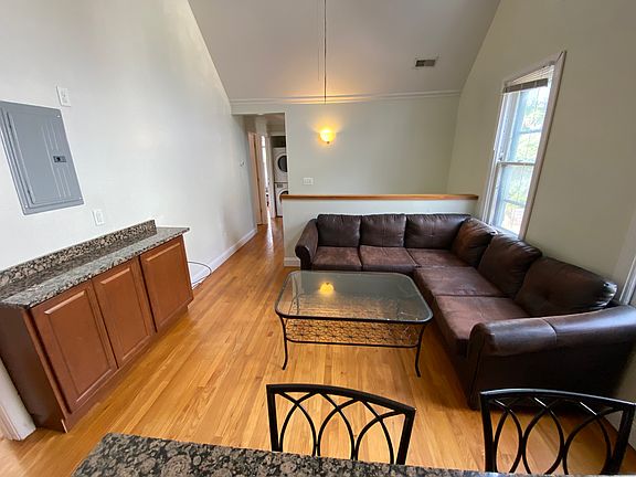 2nd image of 504 Lawrence St #2