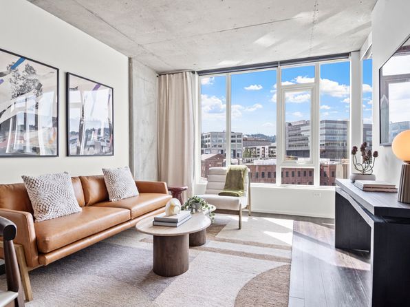 1261 NW Overton St APT 2009