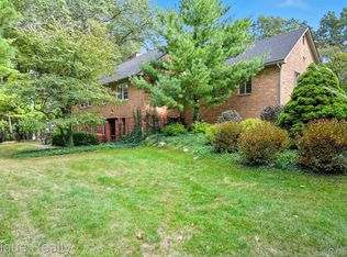 100 Lucy Rd, Howell, MI 48843