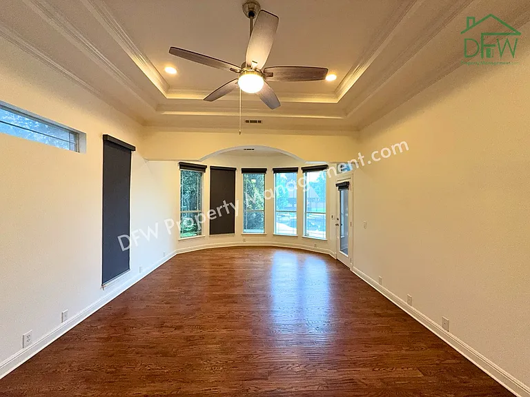 1205 Golden Gate Dr — Photo 14