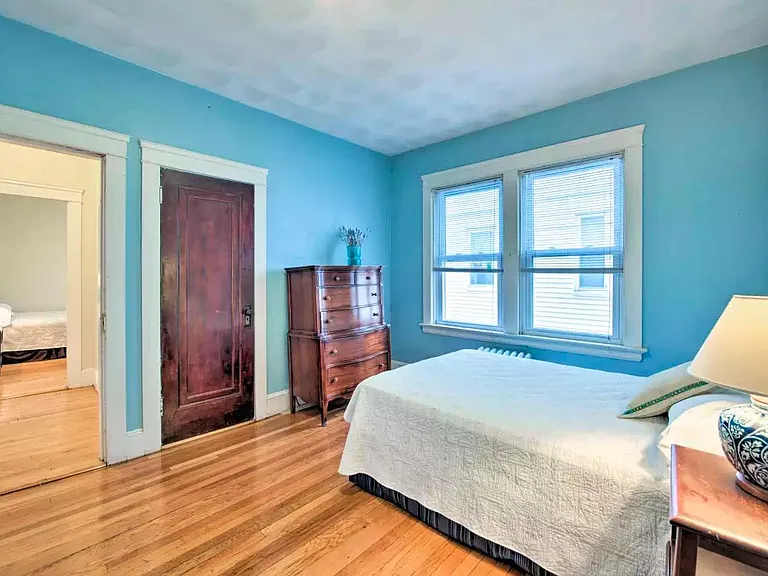 34 Pembroke Ave — Photo 16
