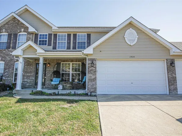 1924 Iron Mountain Dr, Festus, MO 63028