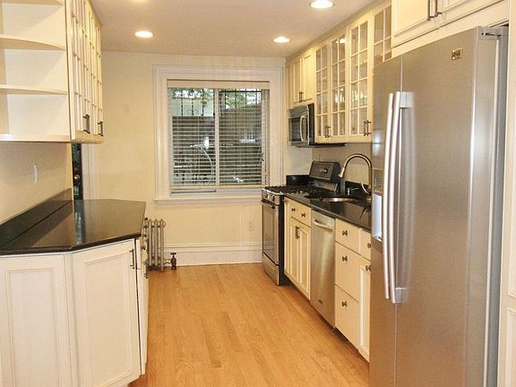 3rd image of 439 Clermont Ave #A