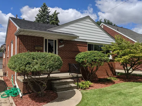 1760 Walnut St, Dearborn, MI 48124