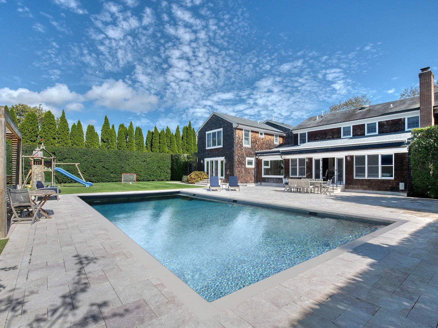 Well appointed and Spacious in Southampton Village — Photo 3