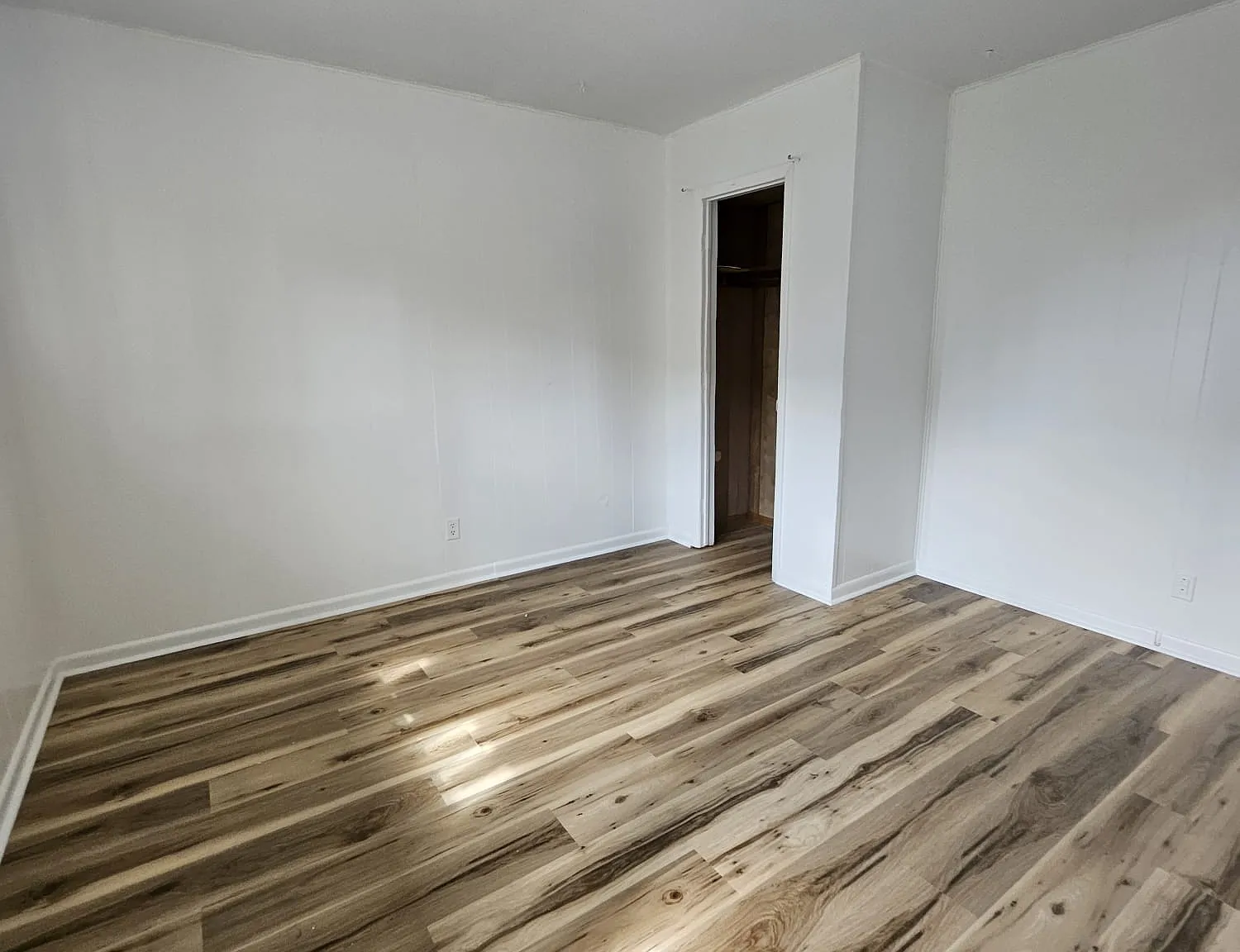 4 bed, 2500 sqft, $3,200 — Photo 2