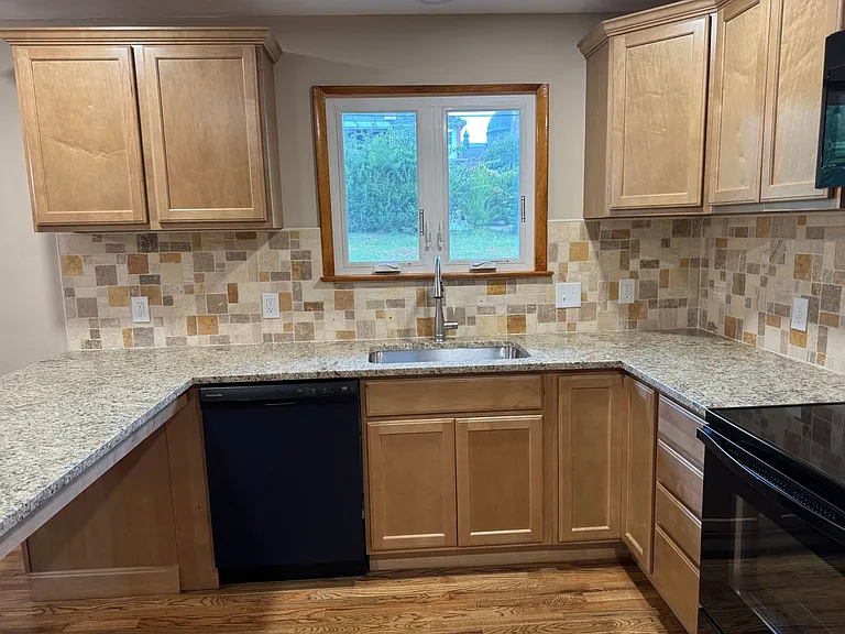 1035 Ridge Ave — Photo 14