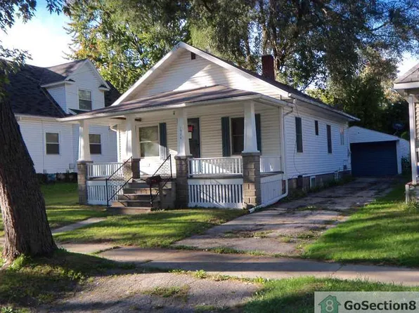 1924 Burnham St, Saginaw, MI 48602