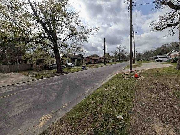 3rd image of 3000 S Cherry St