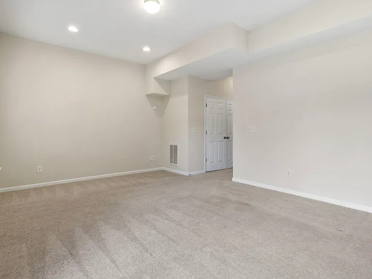 305 Anterbury Dr — Photo 28