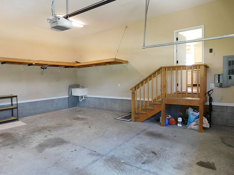101 Staffordshire Dr — Photo 57