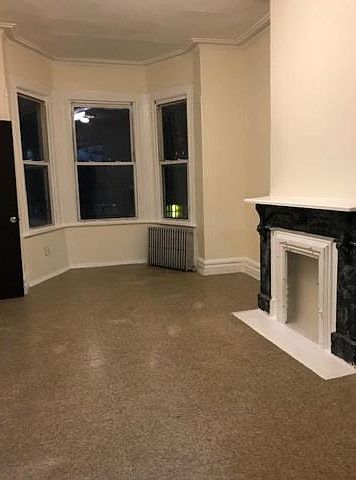 1st image of 255 Bleecker St #1