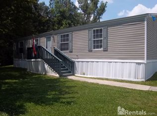 690 Greenview Cir, Fayetteville, GA 30214