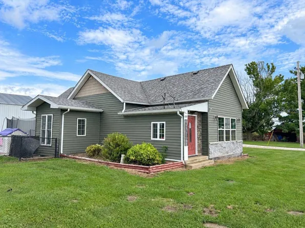 1129 750n Ave, Mount Sterling, IL 62353