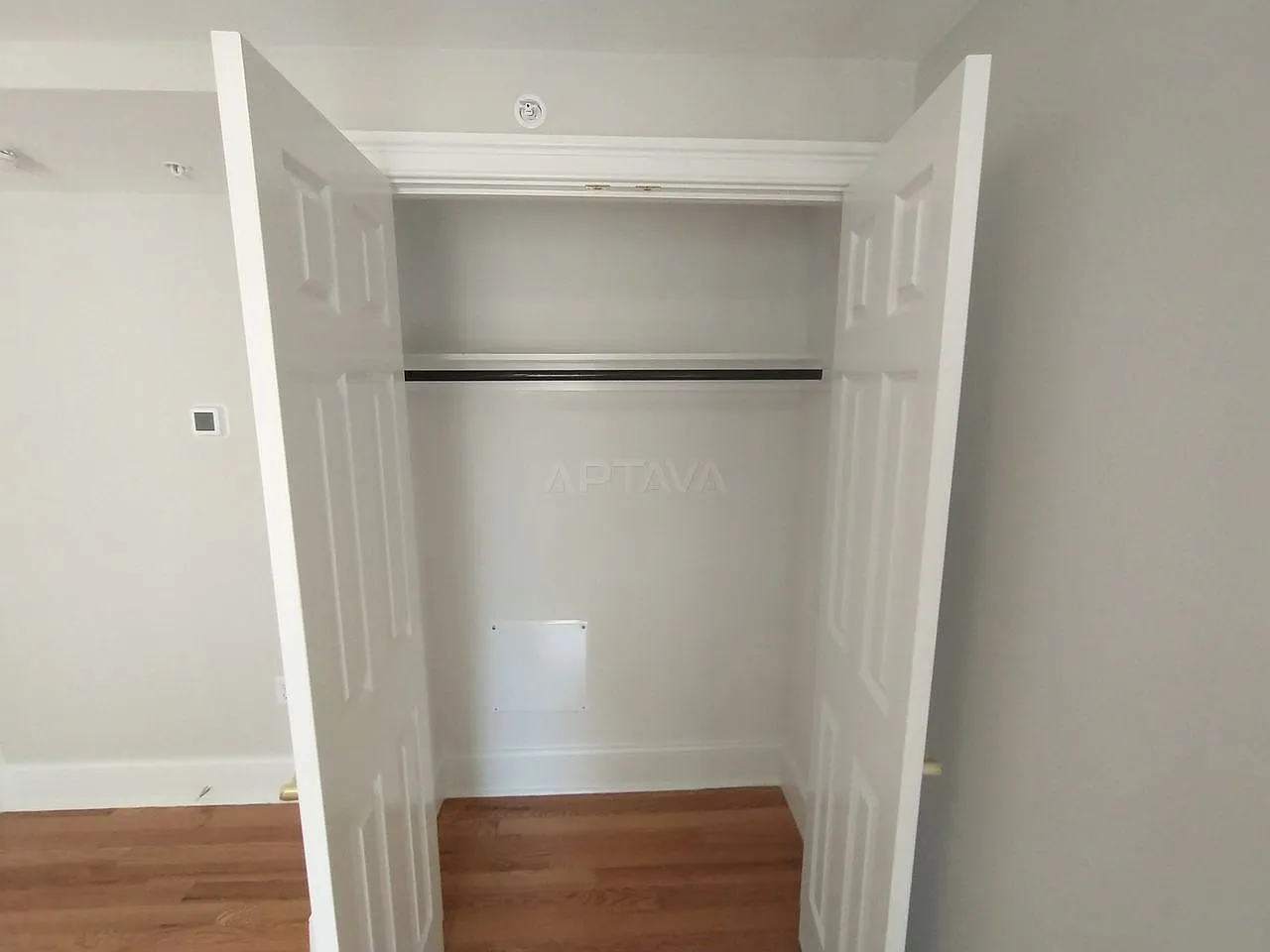 Watertown Square area, deleaded 2 bedroom, 2 bathroom apartment — Photo 2