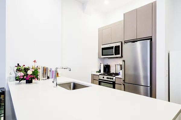 Rented by Douglas Elliman | media 15