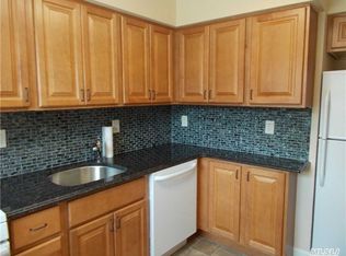 7325 217th St, Bayside, NY 11364