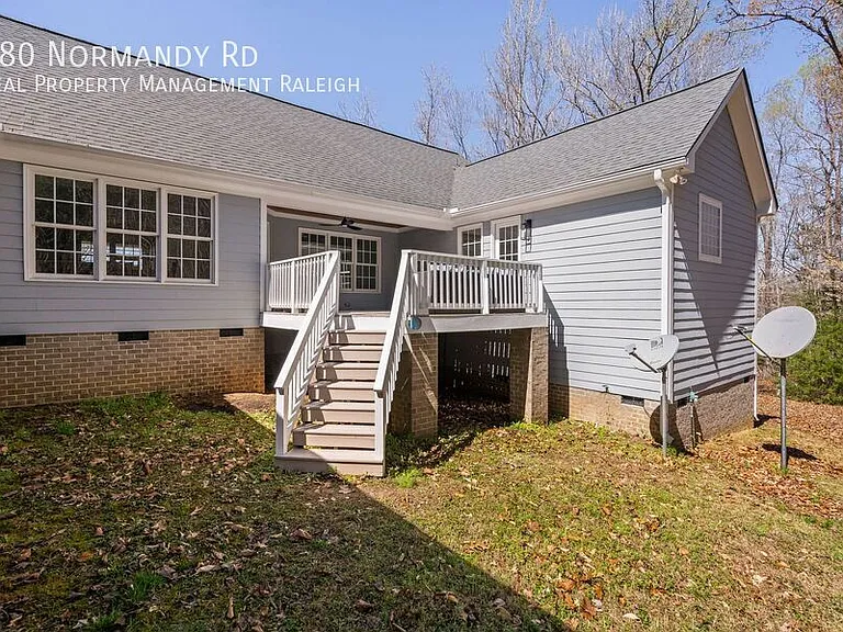180 Normandy Rd — Photo 30
