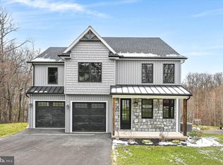 4 Pine Tree Dr, New Cumberland, PA 17070