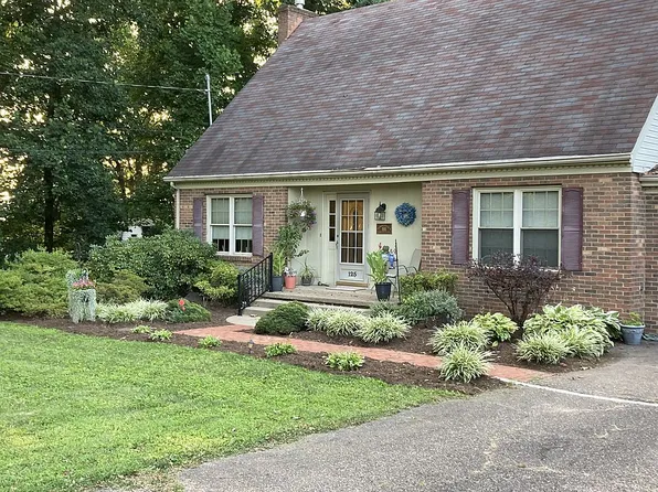 125 E 9th St, Williamstown, WV 26187