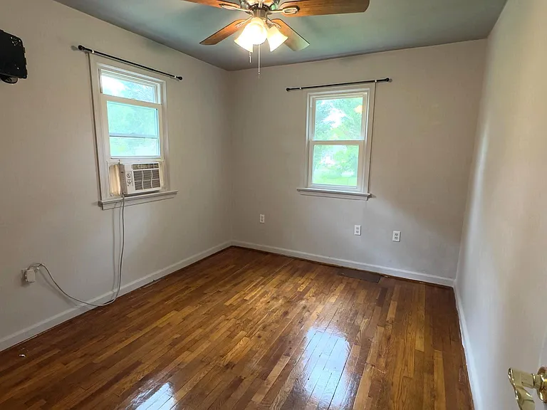 44 S Woodlawn Ave — Photo 13